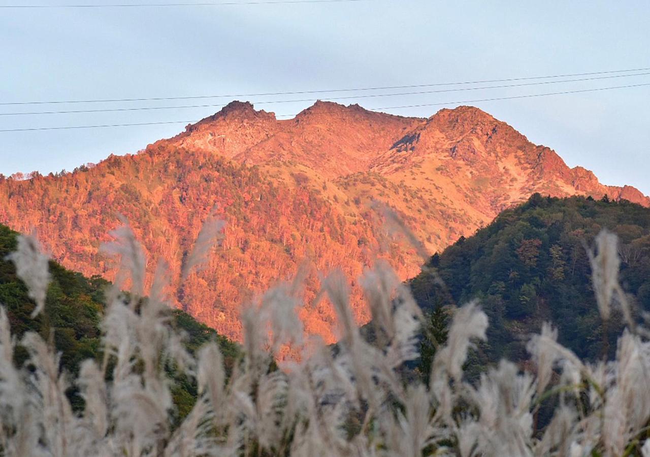 Hotel 筋肉と自然と遊ぶ宿 田島館 Takayama  Exterior foto