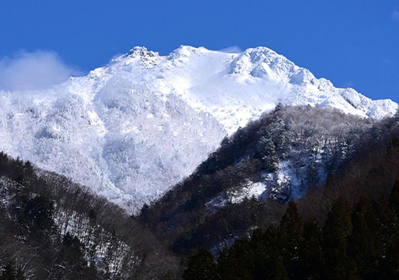 Hotel 筋肉と自然と遊ぶ宿 田島館 Takayama  Exterior foto