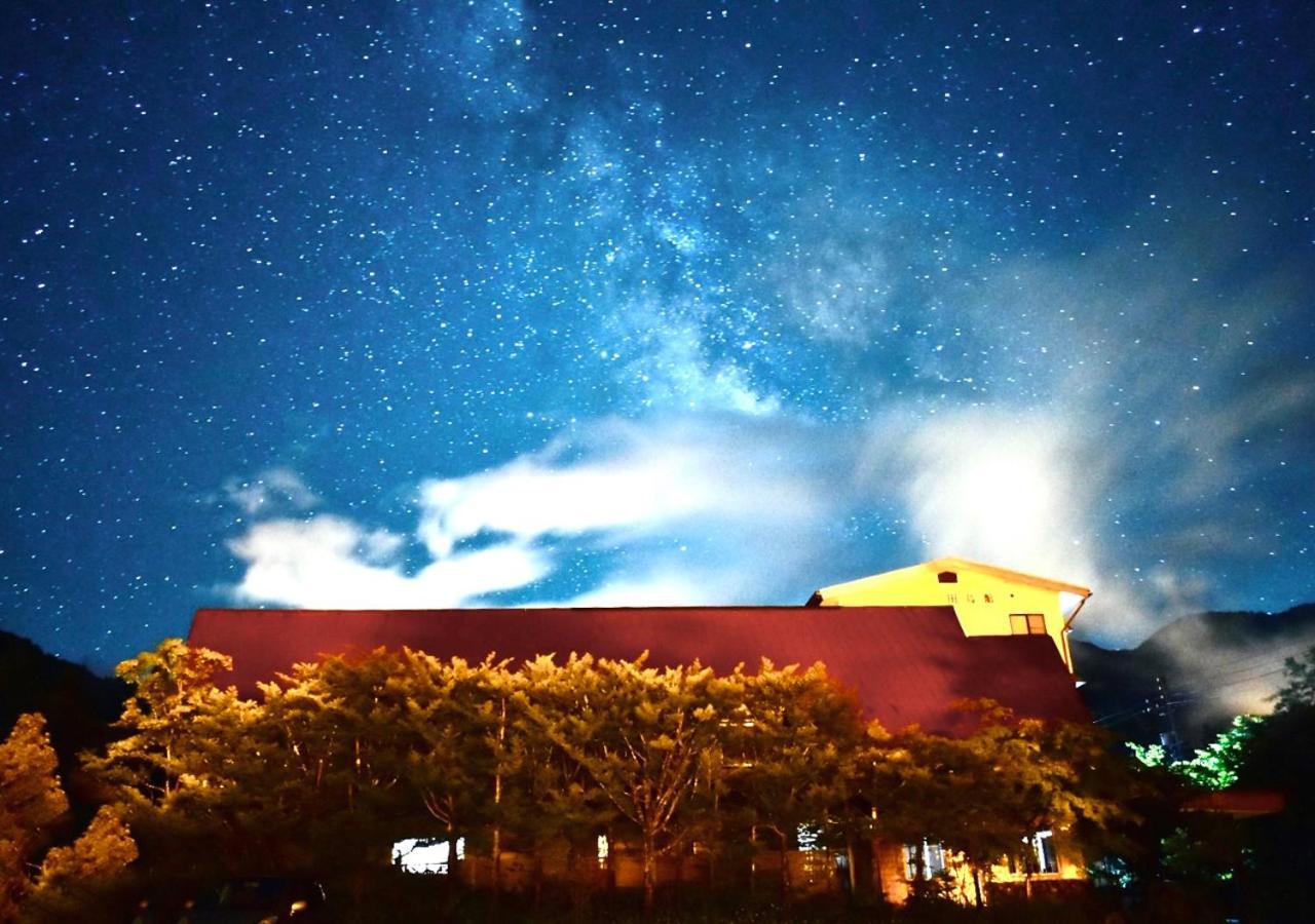 Hotel 筋肉と自然と遊ぶ宿 田島館 Takayama  Exterior foto